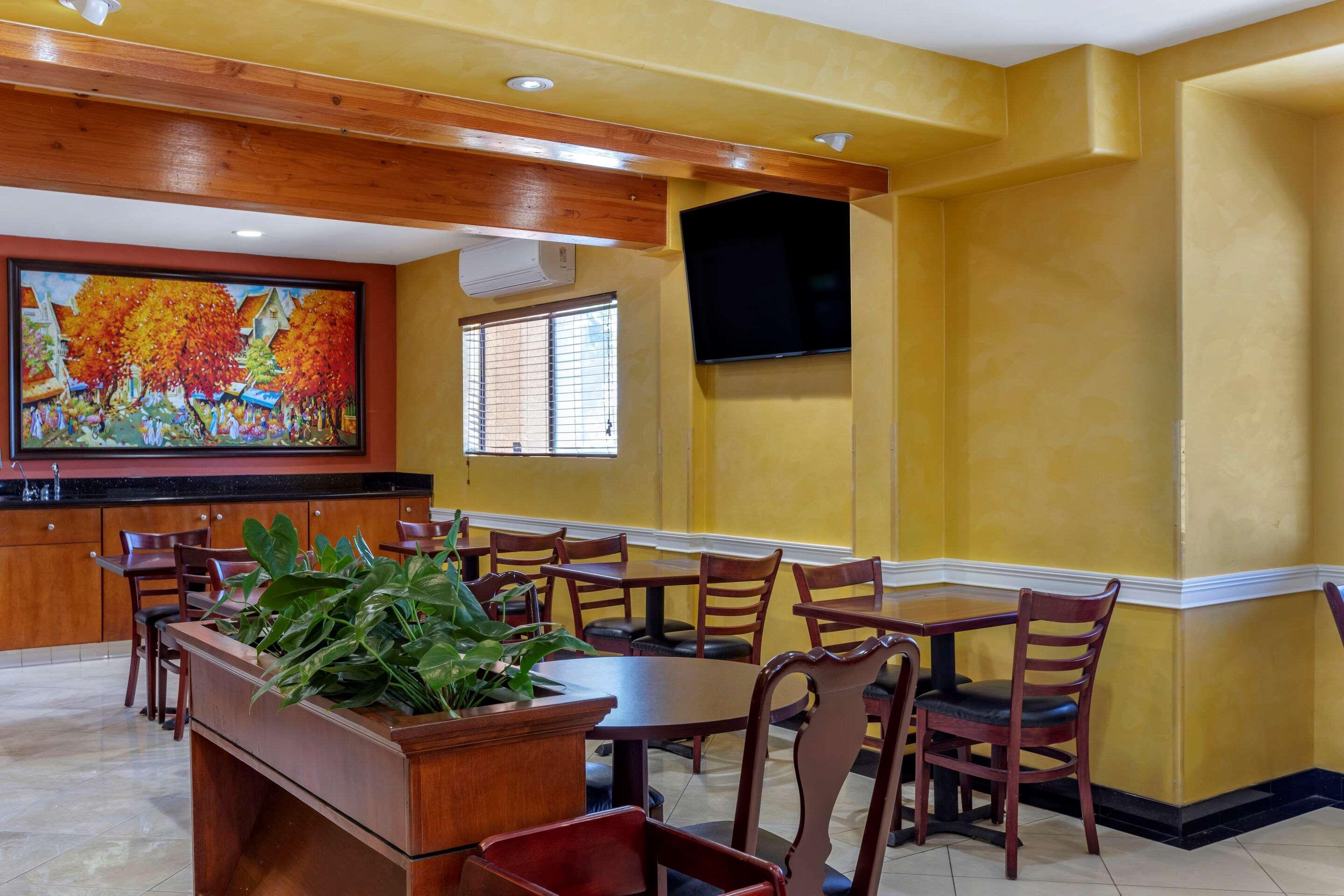 Restaurant Quality Inn & Suites Westminster Seal Beach