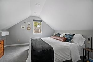 Alquiler Vacacional - ★★2 Story Near Plaza/Westport/KU Med, King Bed, Garage Parking★★