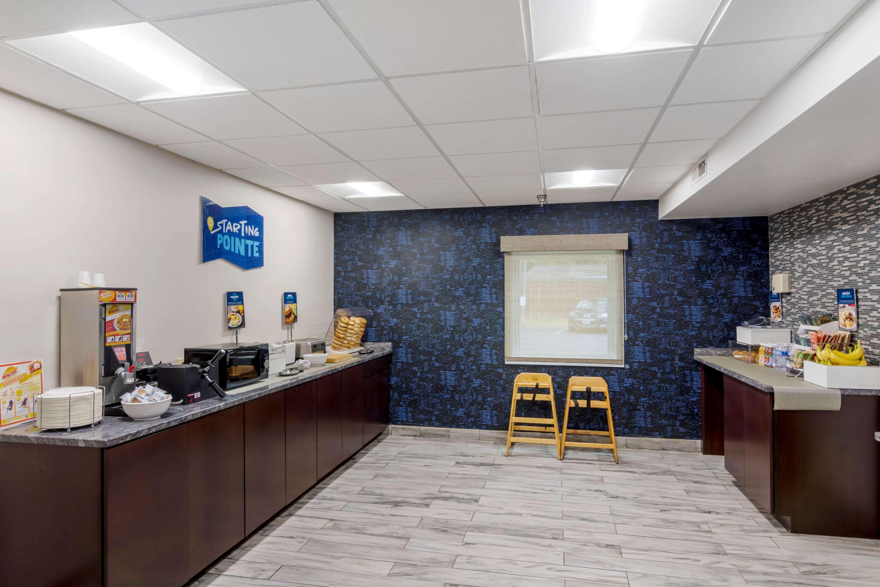 Restaurant Clarion Pointe Charlottesville