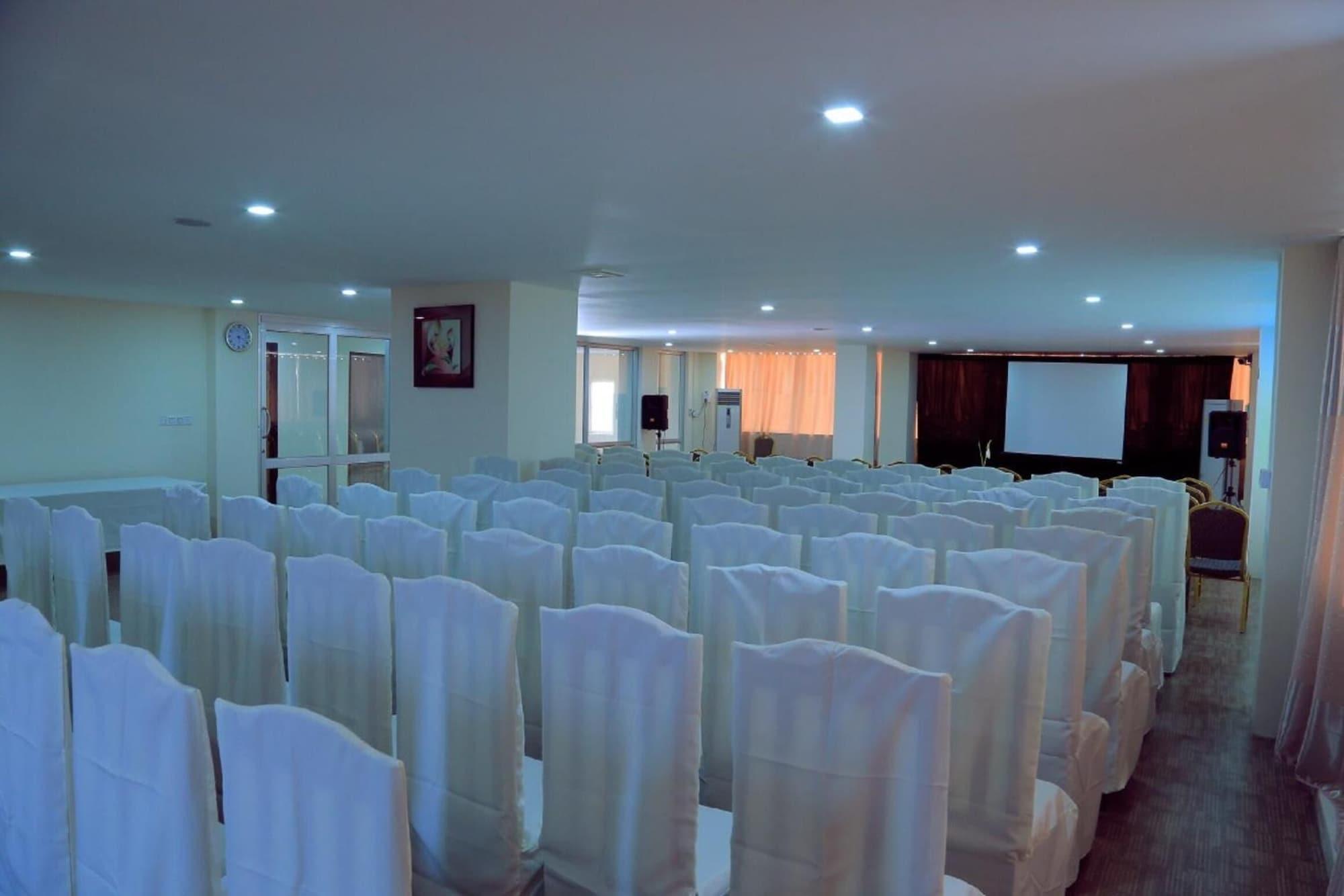 Sala de Reuniones King & Queen Hotel