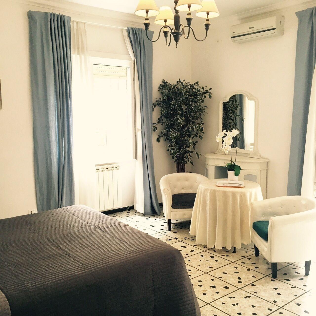 Varios Vatican Station