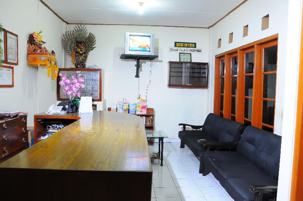 Vista Lobby Jesens Inn 3