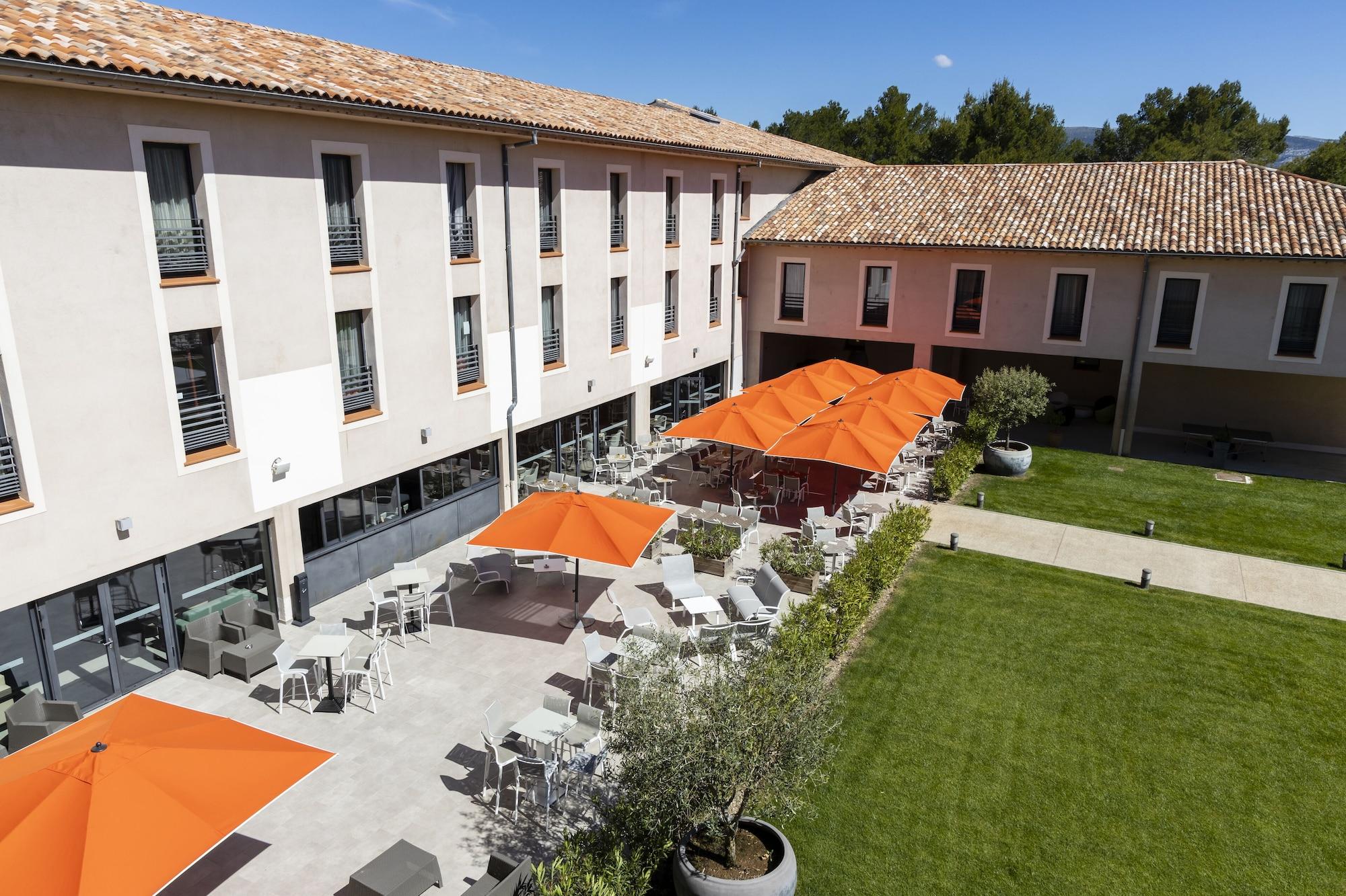 Vista Exterior Grand Prix Hôtel & Restaurant
