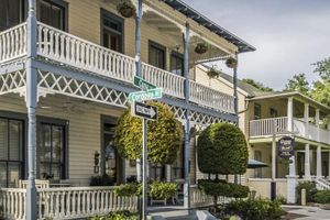 Alojamiento - Carriage Way Inn