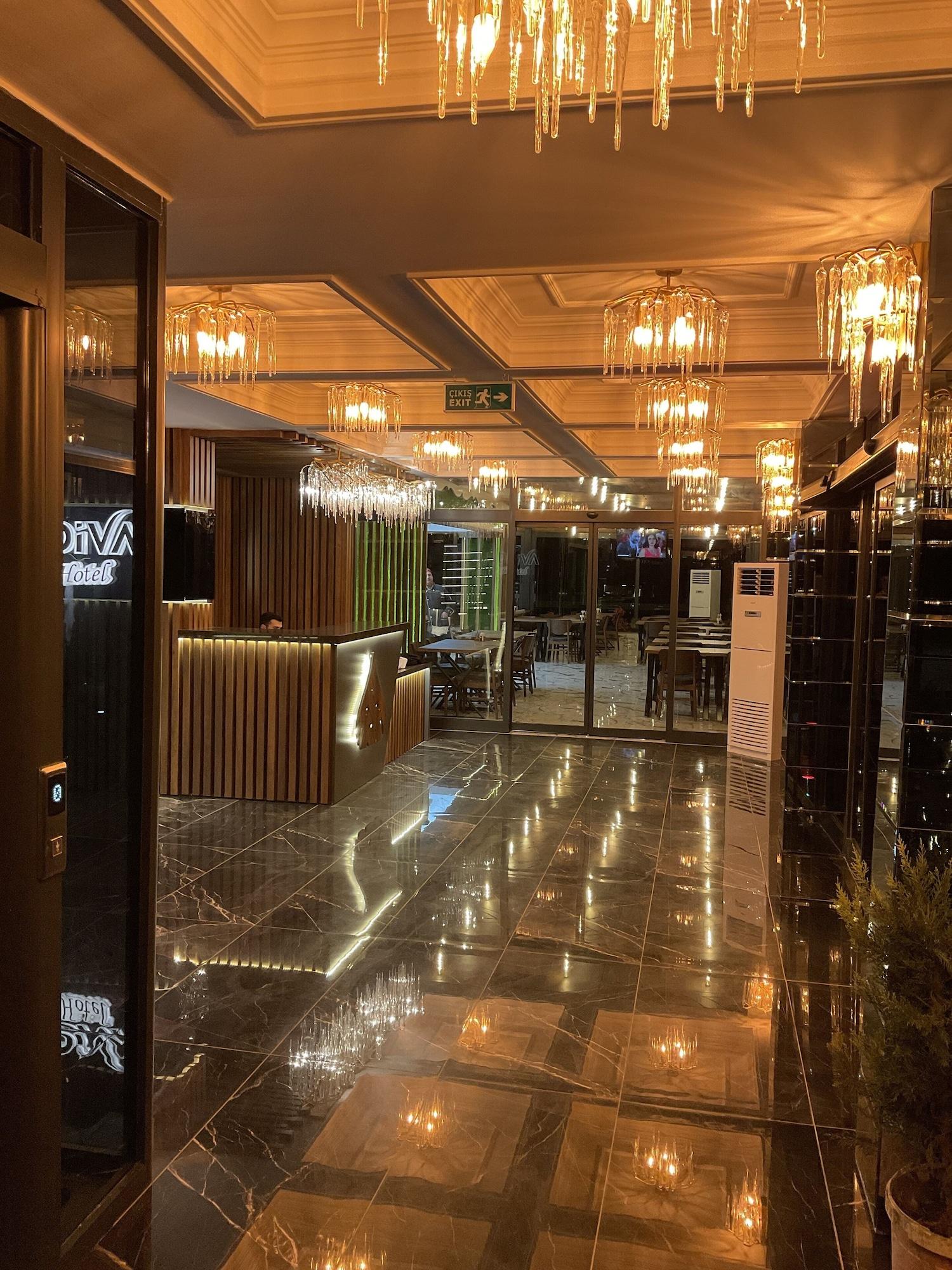 Vista Lobby Mardiva Otel