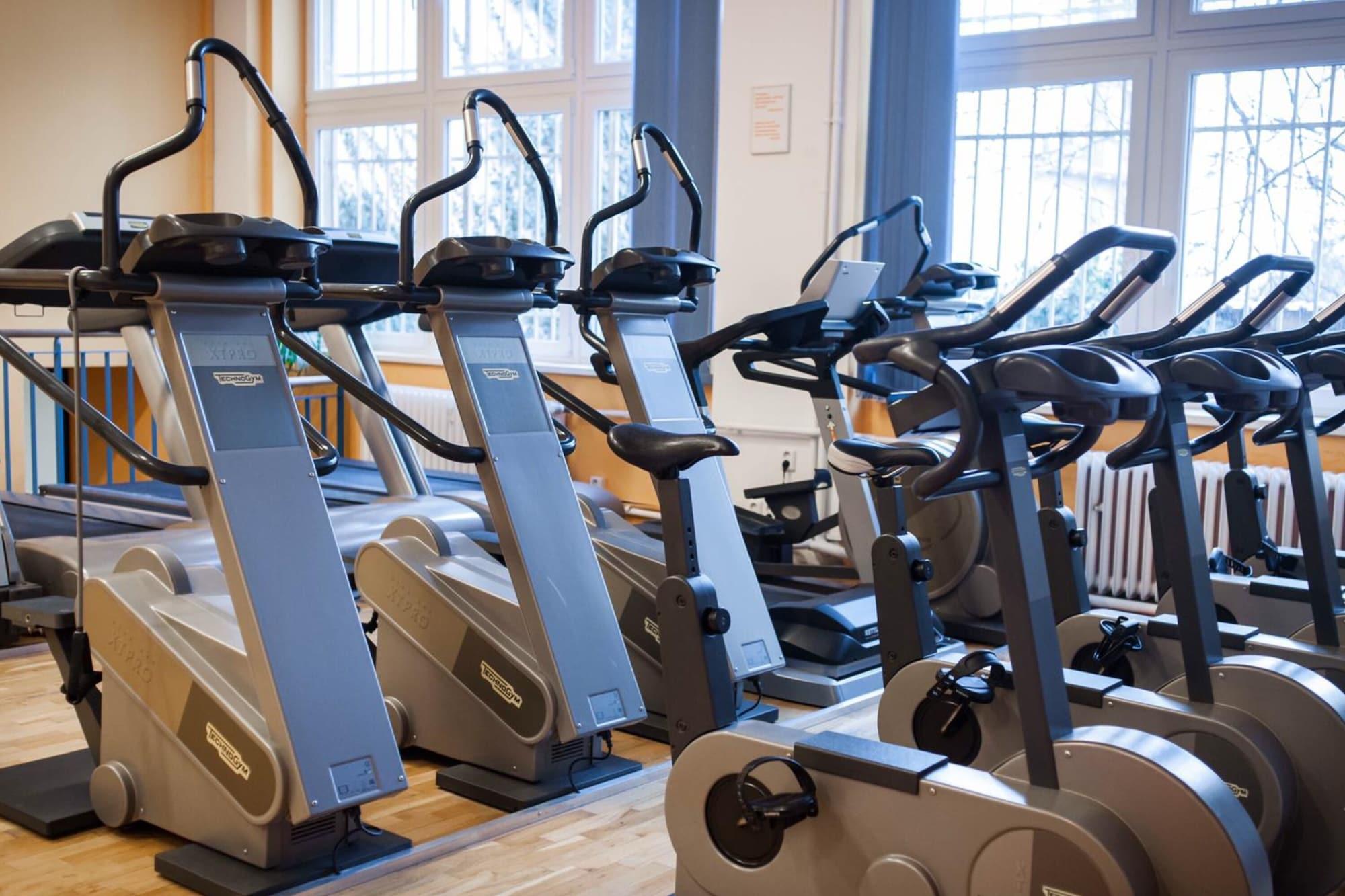 Gimnasio 987 Design Prague Hotel
