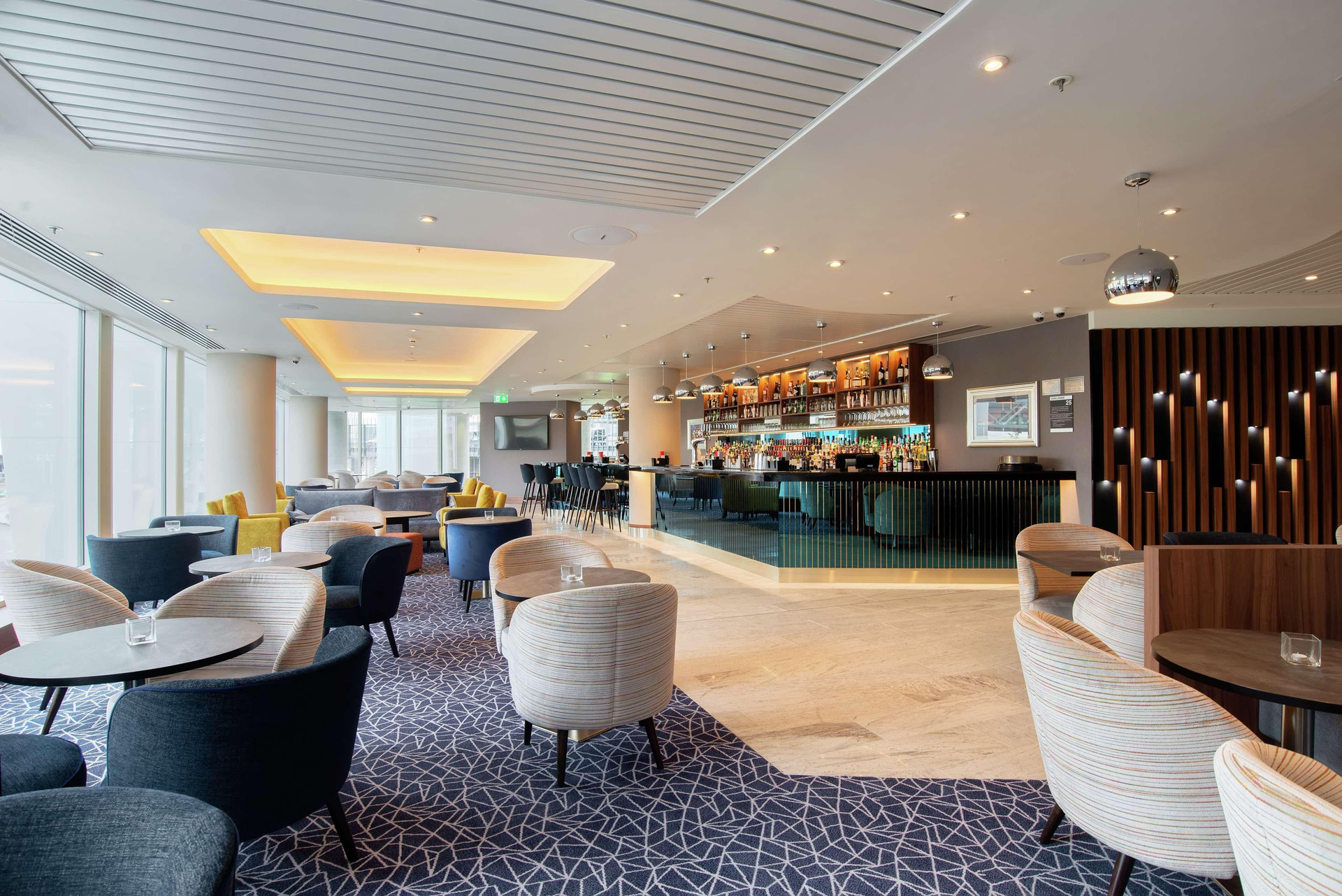 Bar/Salón Hilton Garden Inn London Heathrow Terminal 2 and 3