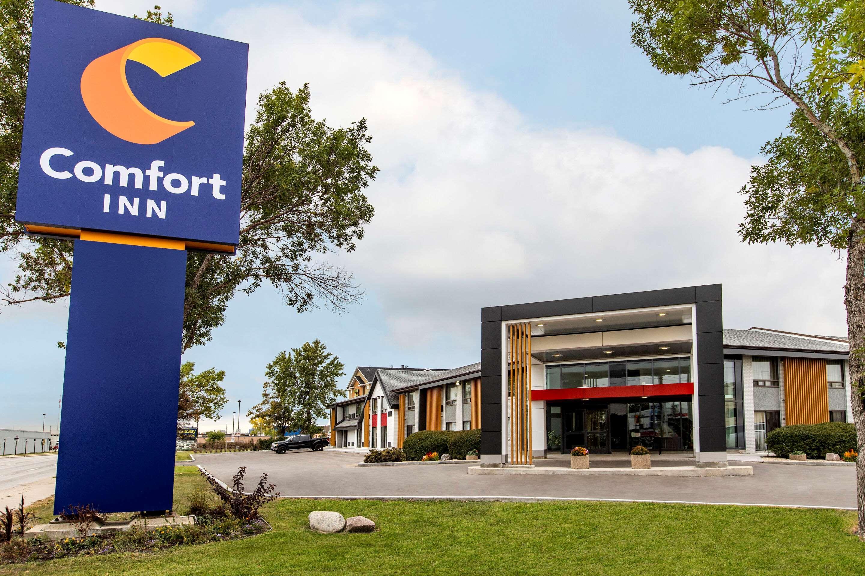 Vista Exterior Comfort Inn Winnipeg Airport