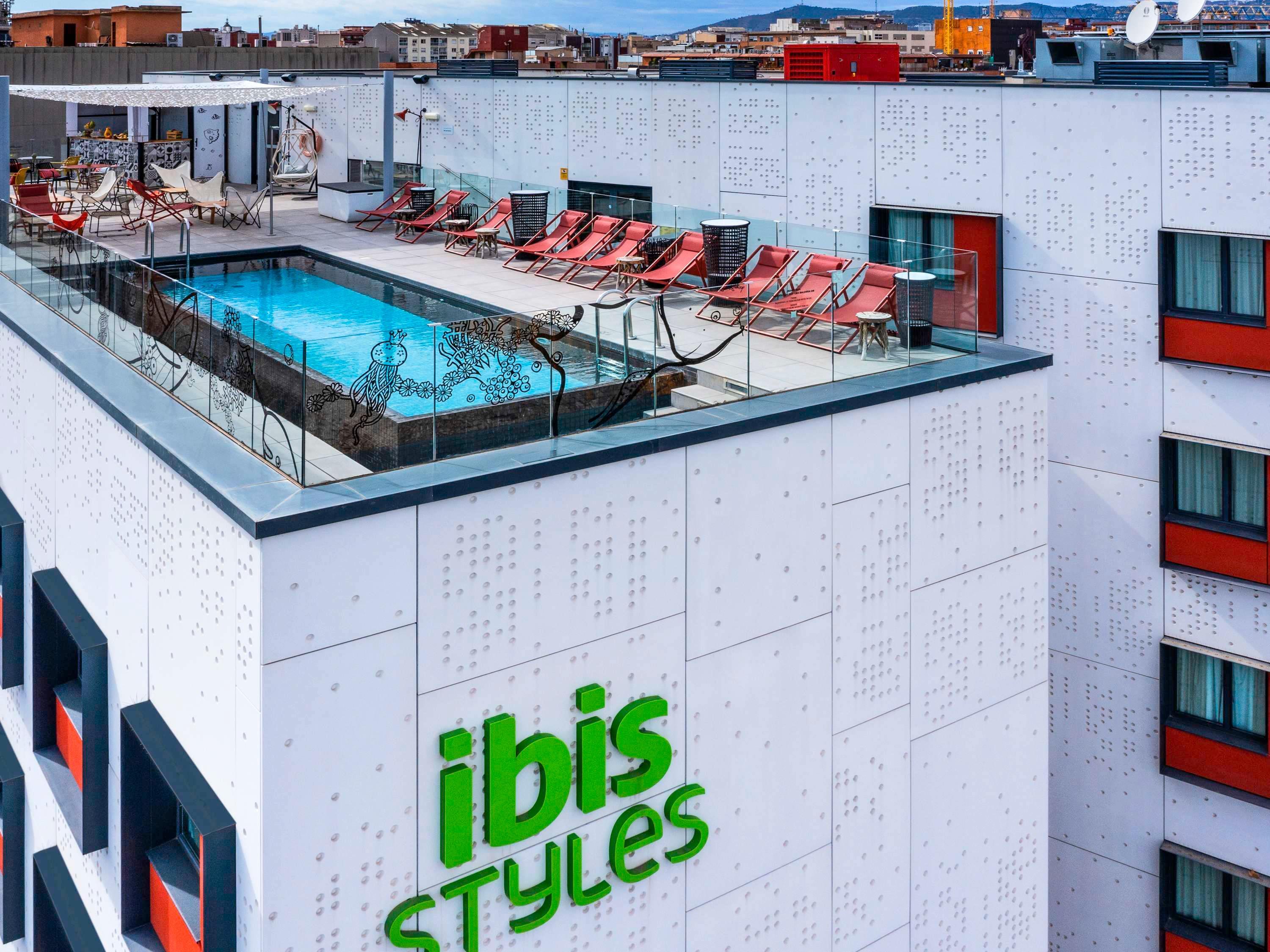Vista Exterior ibis Styles Barcelona City Bogatell