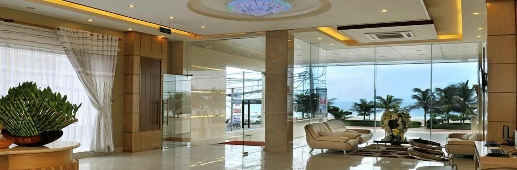 Vista Lobby Corvin Hotel