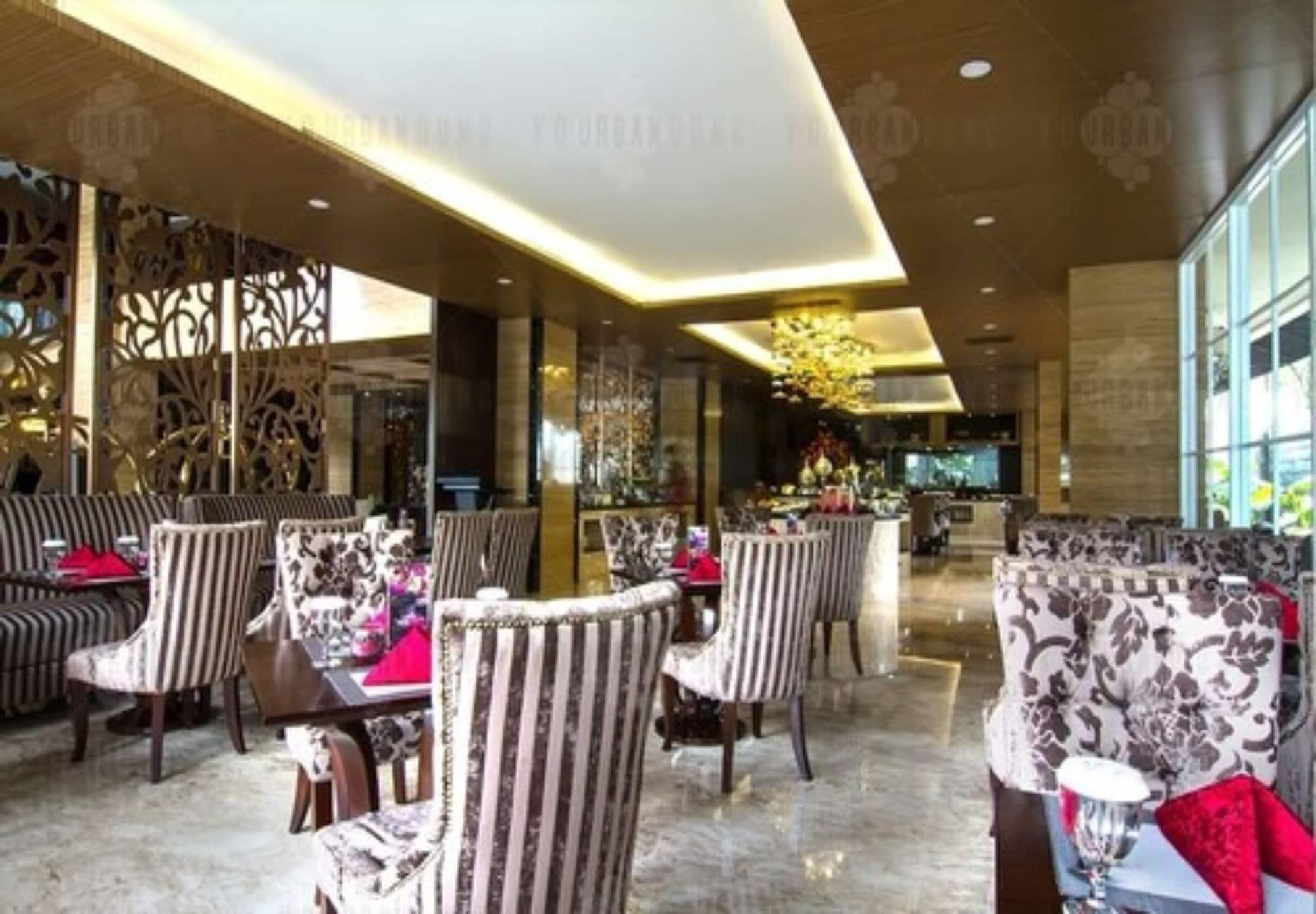 Restaurant Belviu Hotel Bandung