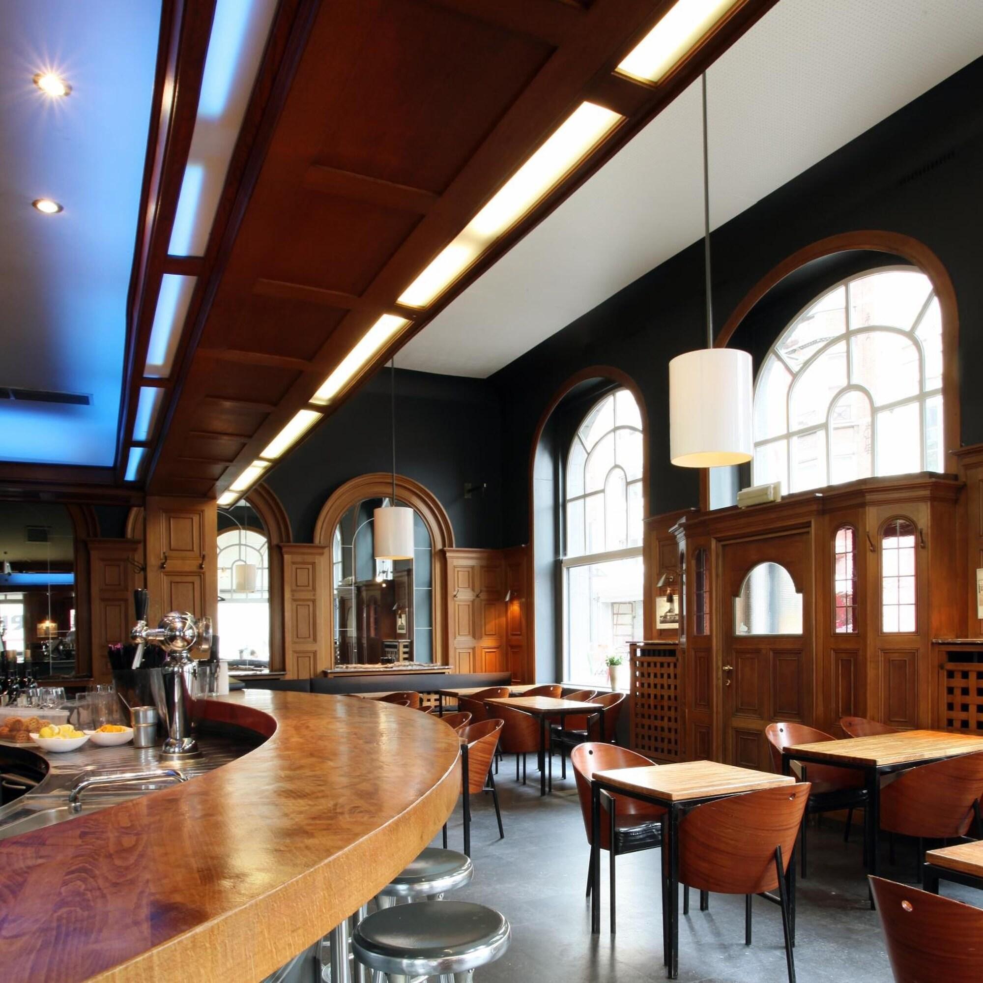 Bar/Salón Hotel La Royale