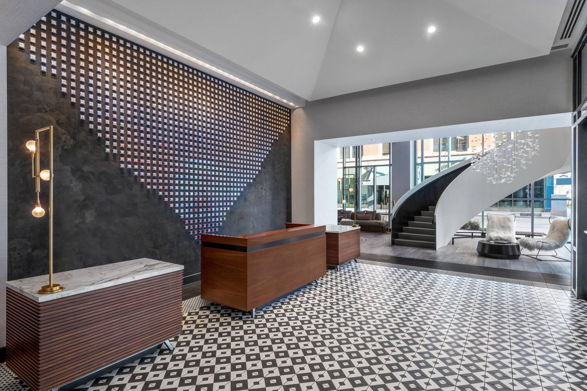 Vista Lobby Le Meridien Denver Downtown