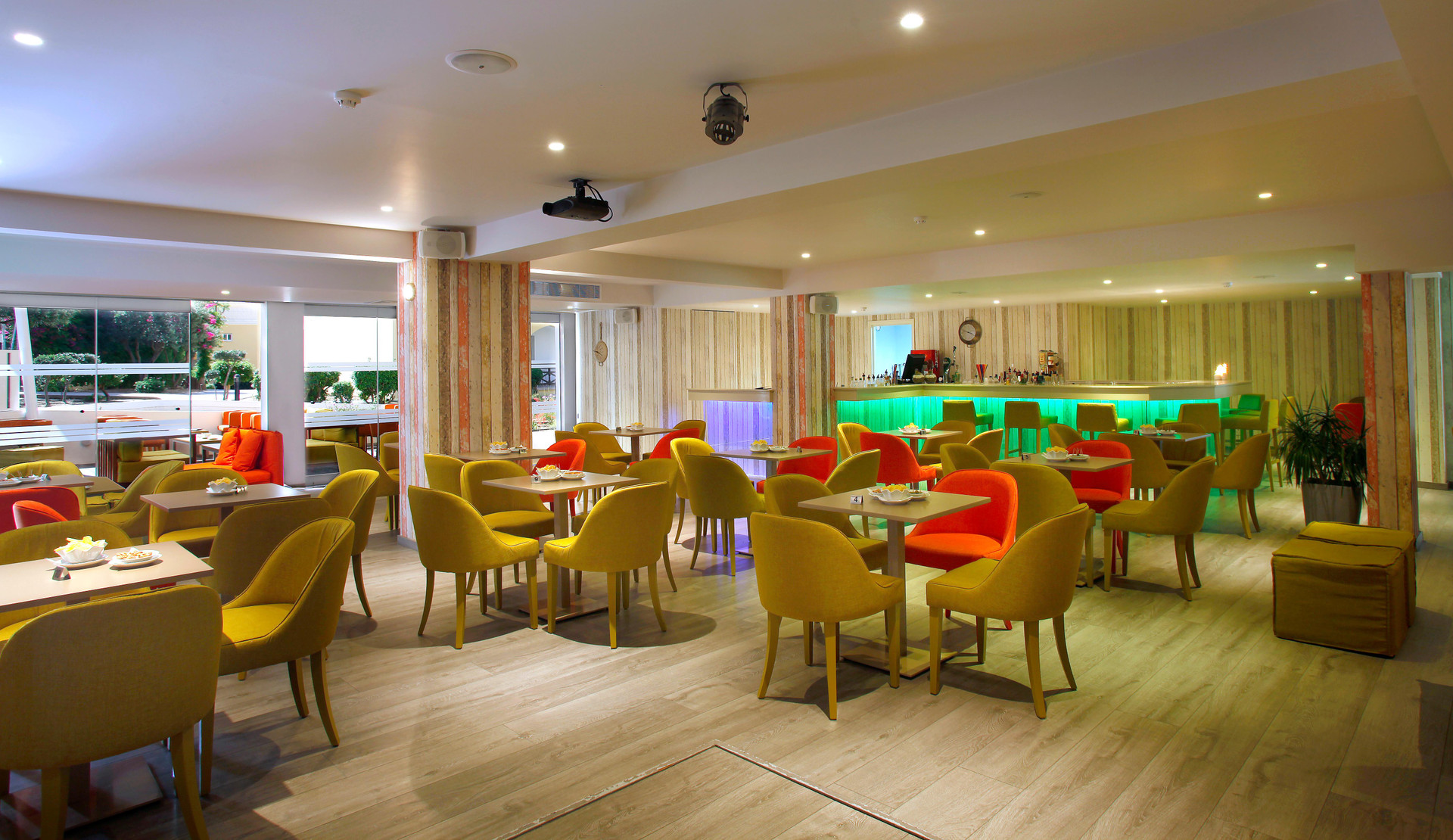 Bar/Salón Malama Beach Holiday Village