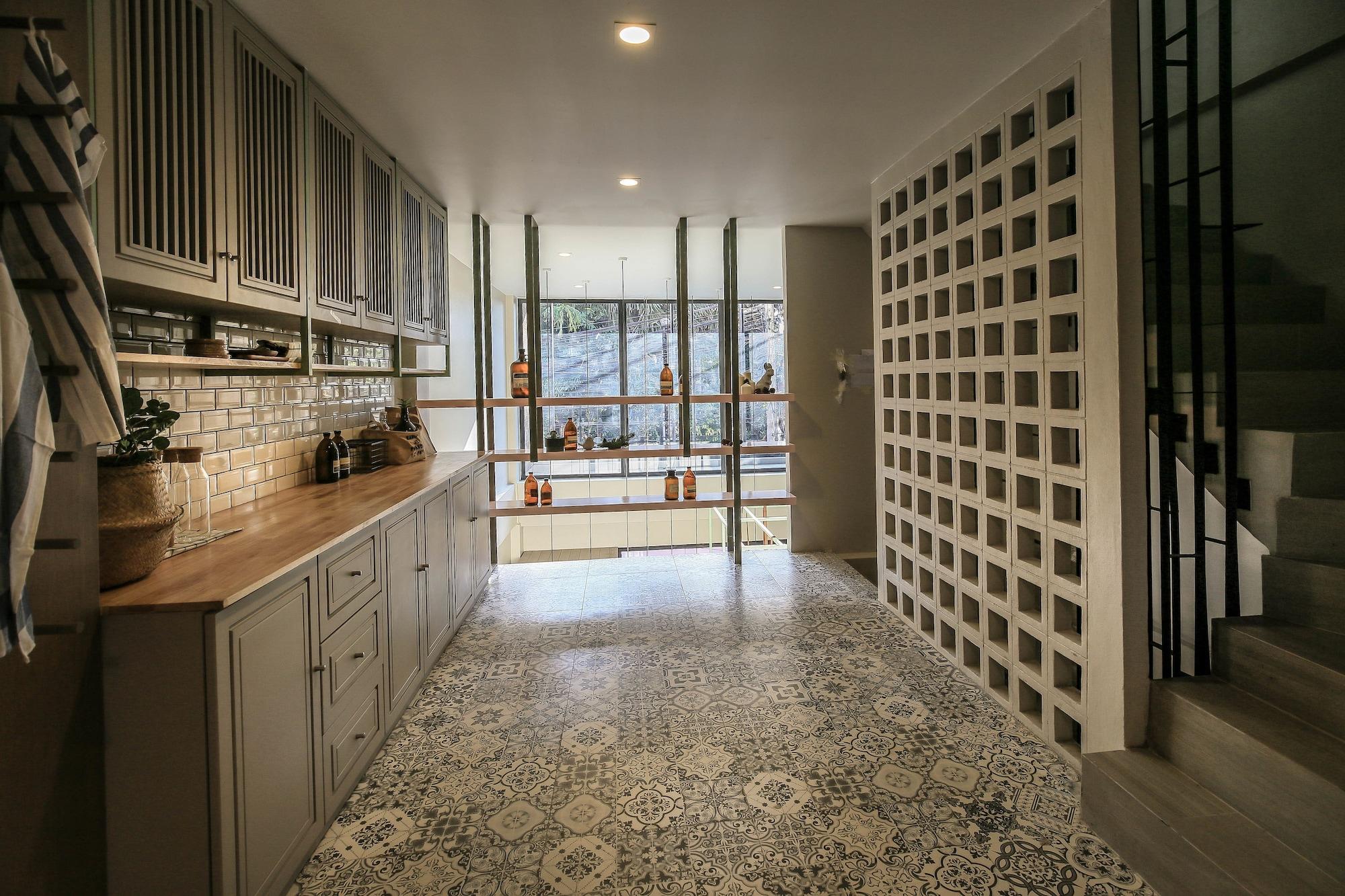 Varios Sugar Ohana Poshtel