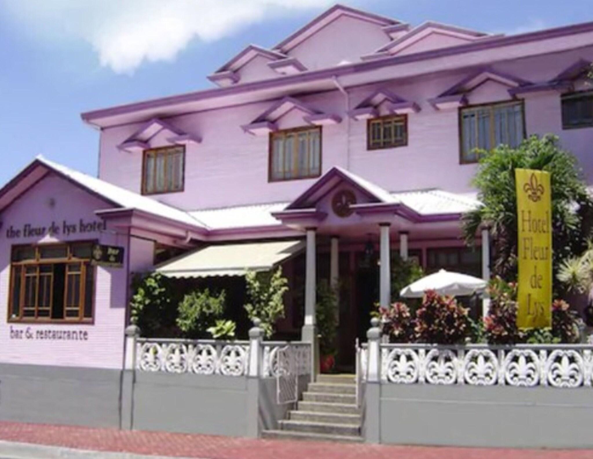 Vista Exterior Fleur de Lys