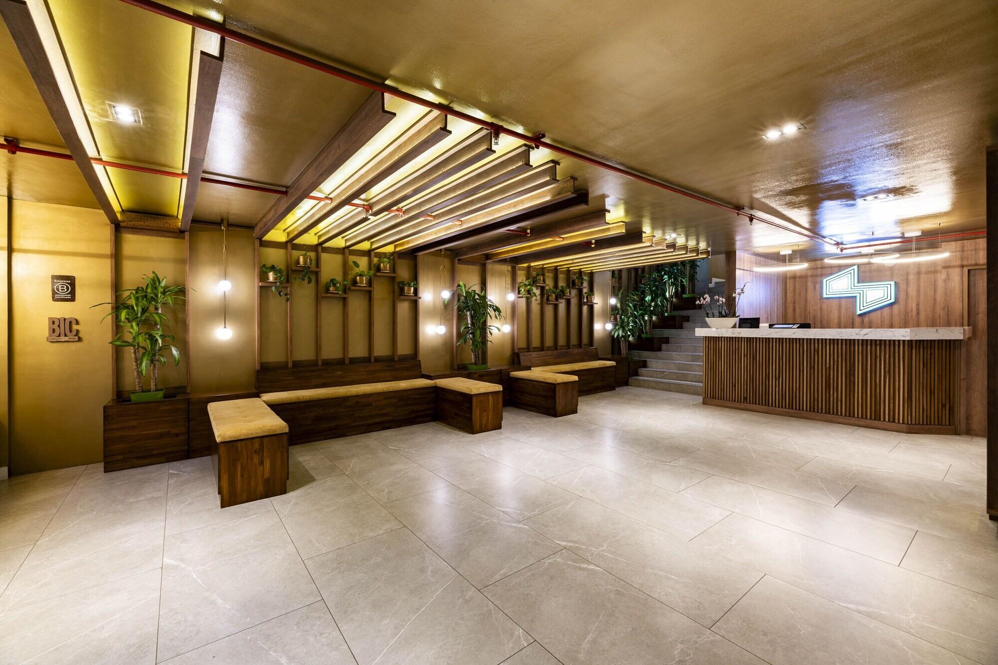 Vista Lobby Suites Vilar America