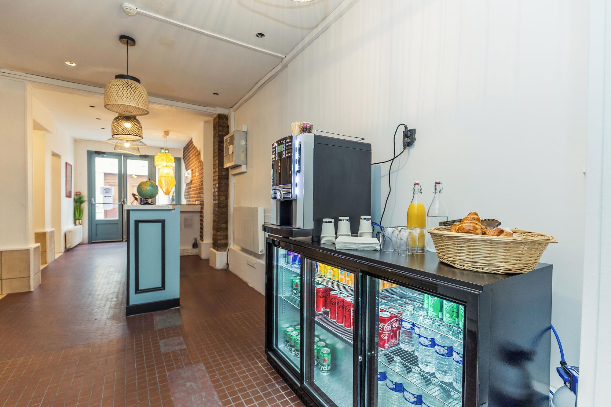 Bar/Salón Young & Happy Latin Quarter by Hiphophostels