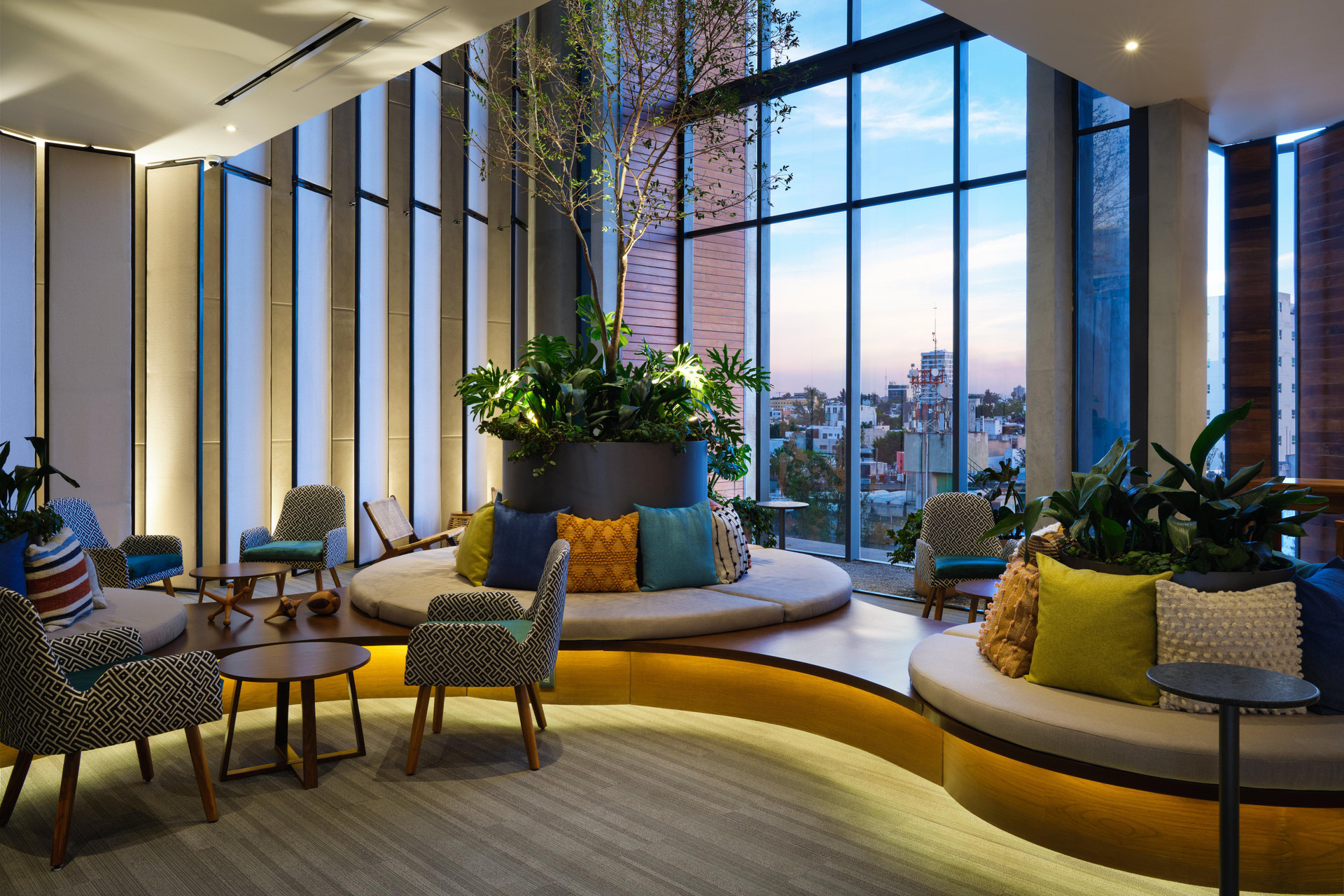 Vista Exterior voco Guadalajara Neruda by IHG