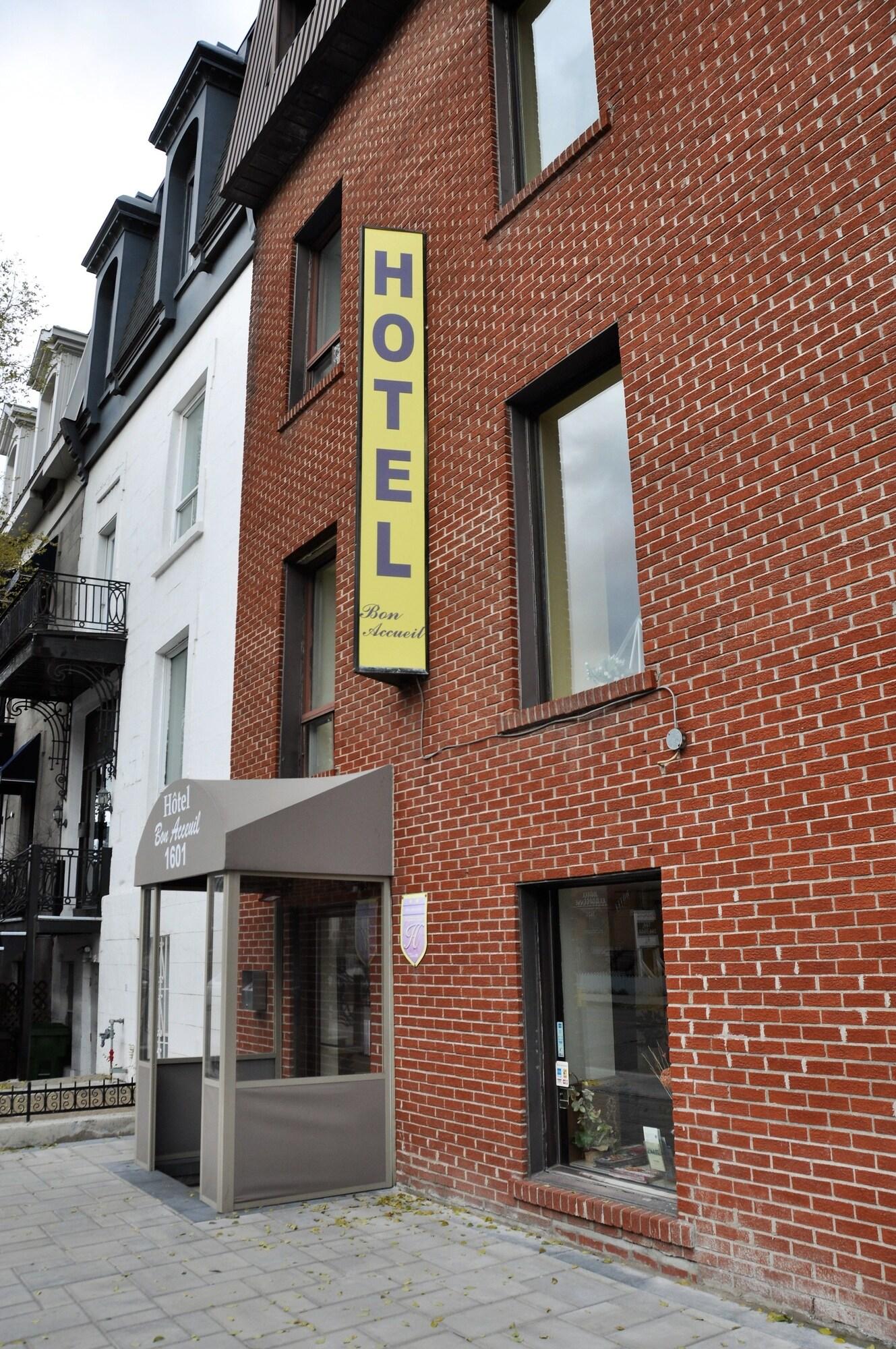 Vista Exterior Hotel Bon Accueil