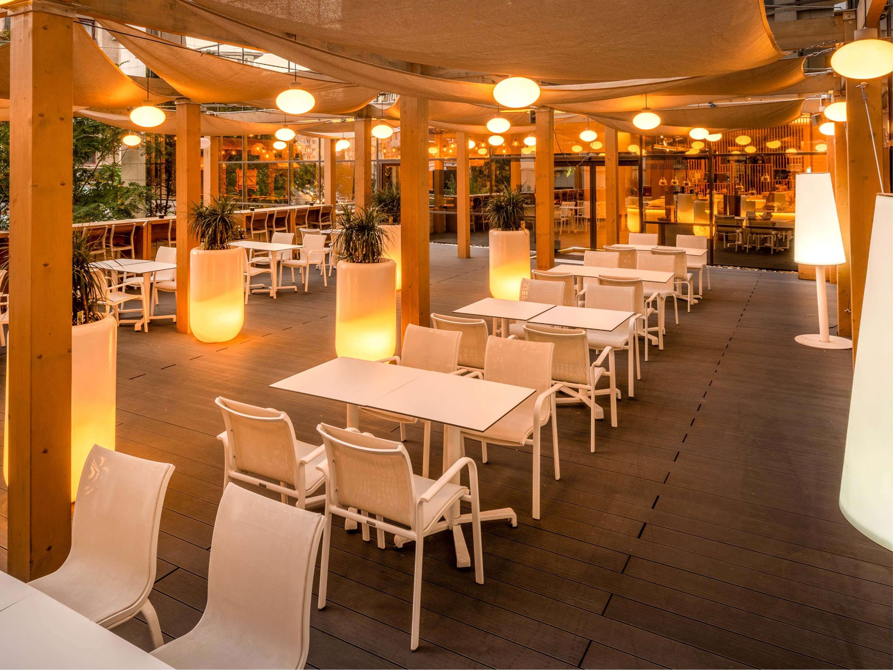 Vista Exterior Novotel Bucharest City Centre