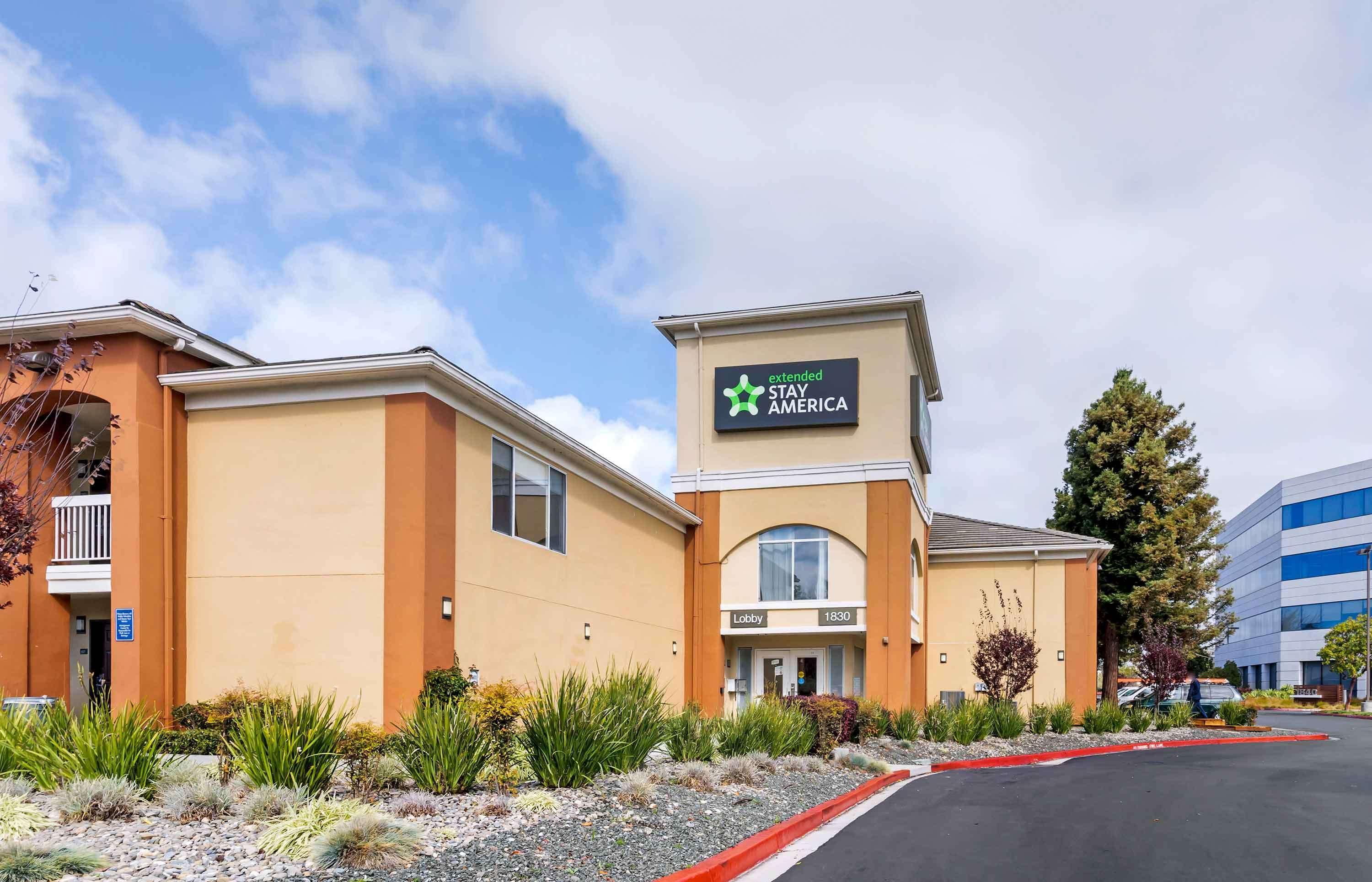 Vista Exterior Extended Stay America Suites San Francisco San Mateo SFO
