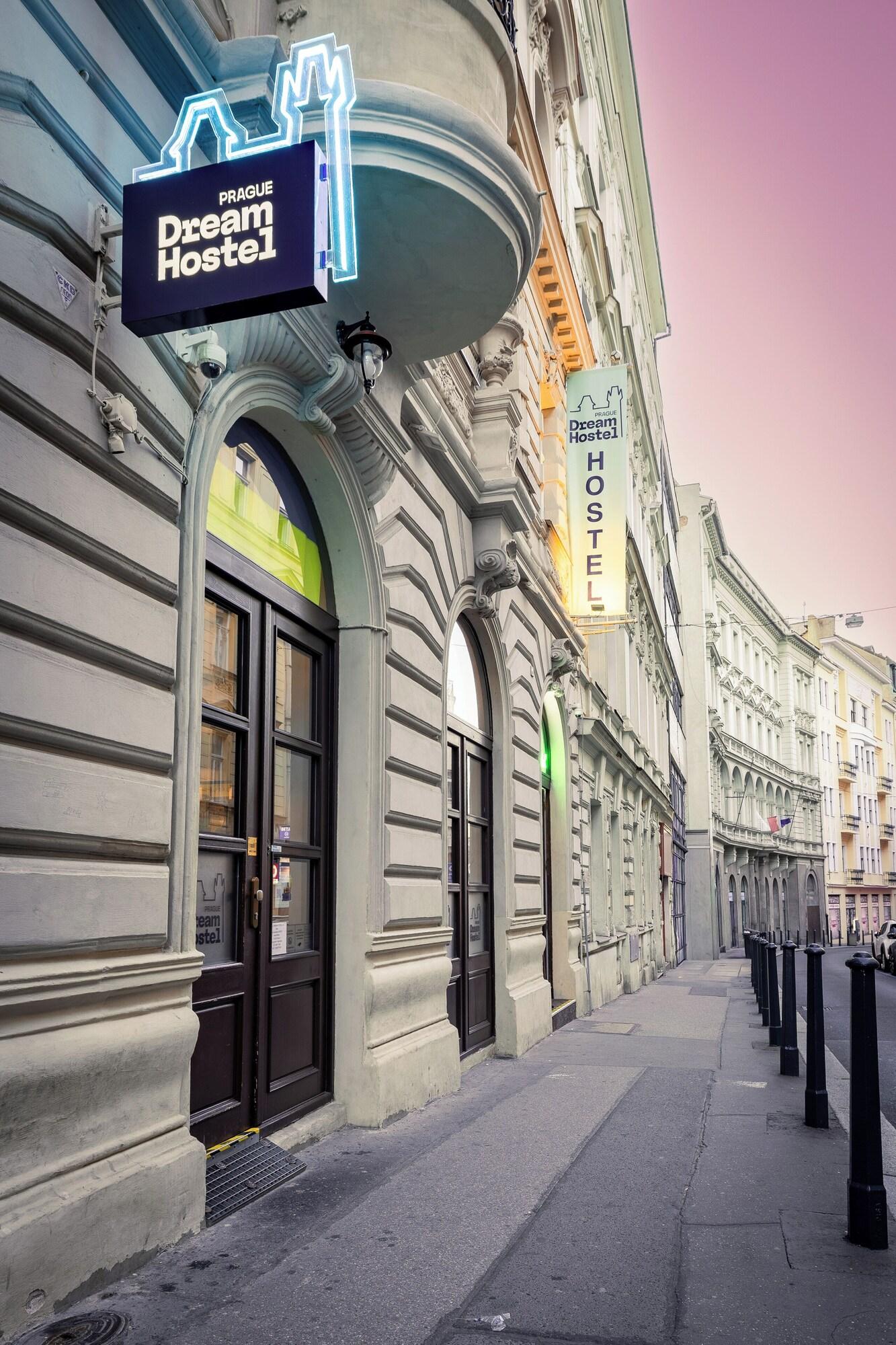 Vista Exterior Prague Dream Hostel