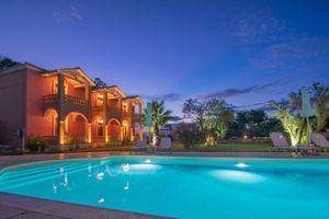 Alquiler Vacacional - NEW LISTING!! Elegant Maisonette EMERALD, with shared POOL!