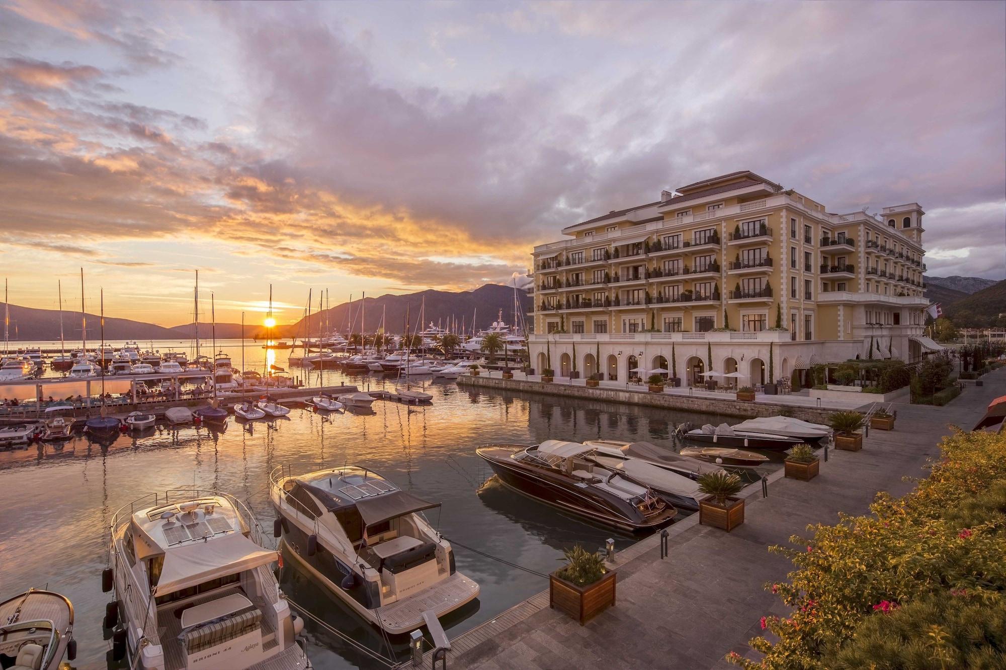 Vista Exterior Regent Porto Montenegro