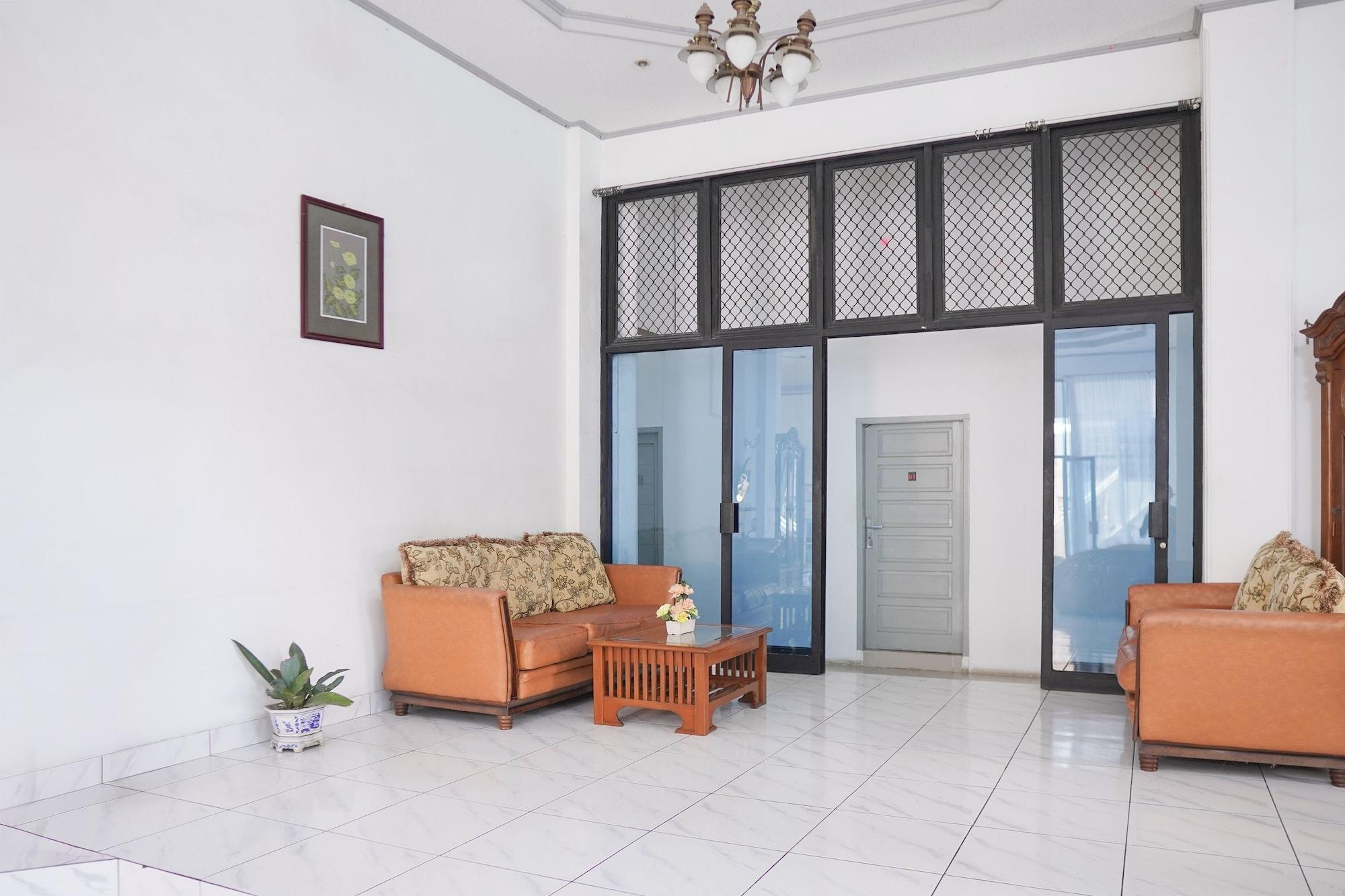 Vista Lobby Collection O near Universitas Negeri Padang formerly Hotel Amra