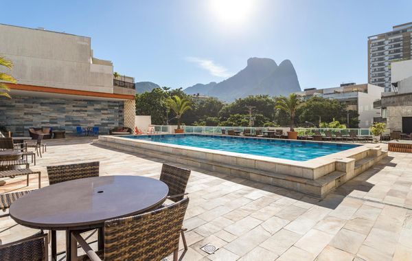 Royalty Barra Hotel
