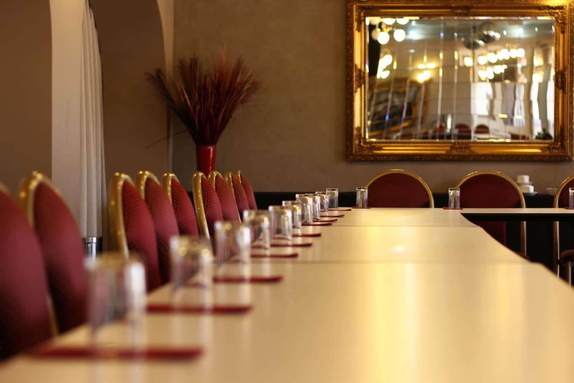 Sala de Reuniones Adelaide International Motel