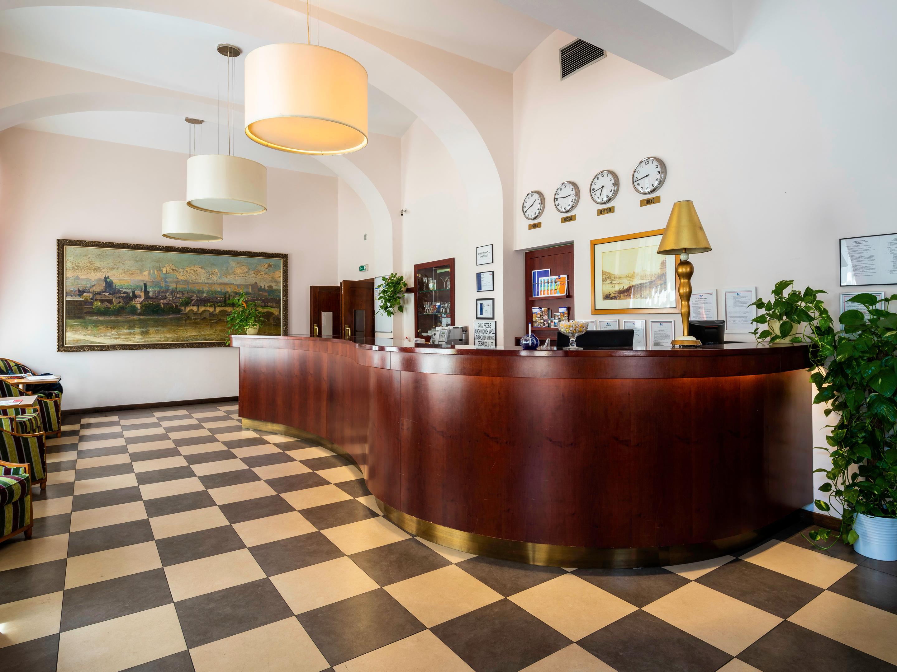 Vista Lobby EA Hotel Downtown