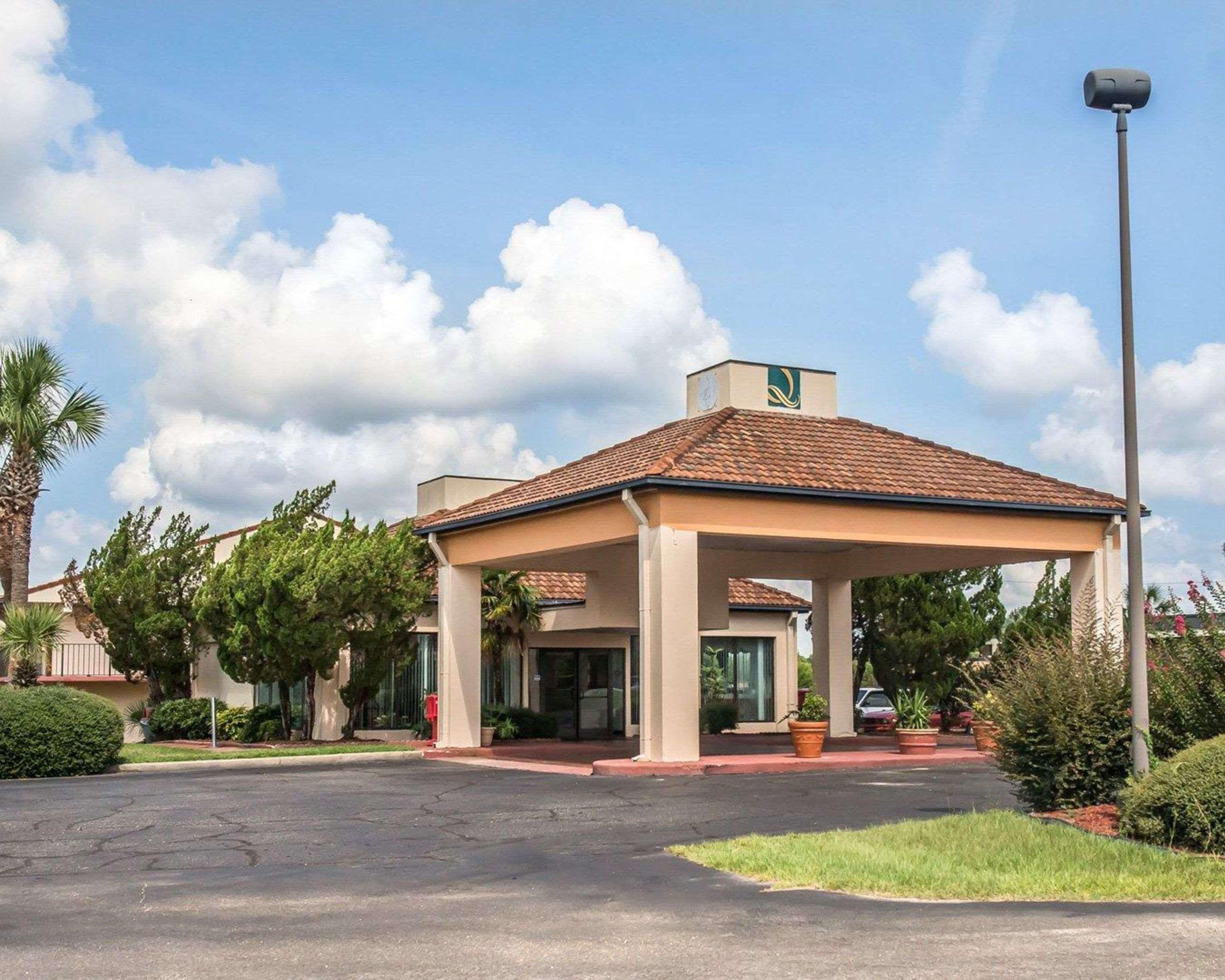 Vista Exterior Quality Inn Marianna