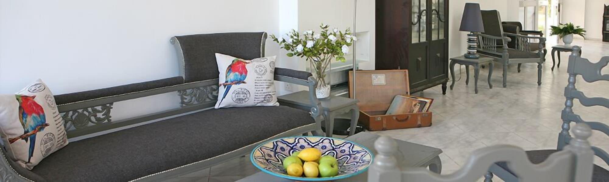 Vista Lobby Corina Suites and Apartments