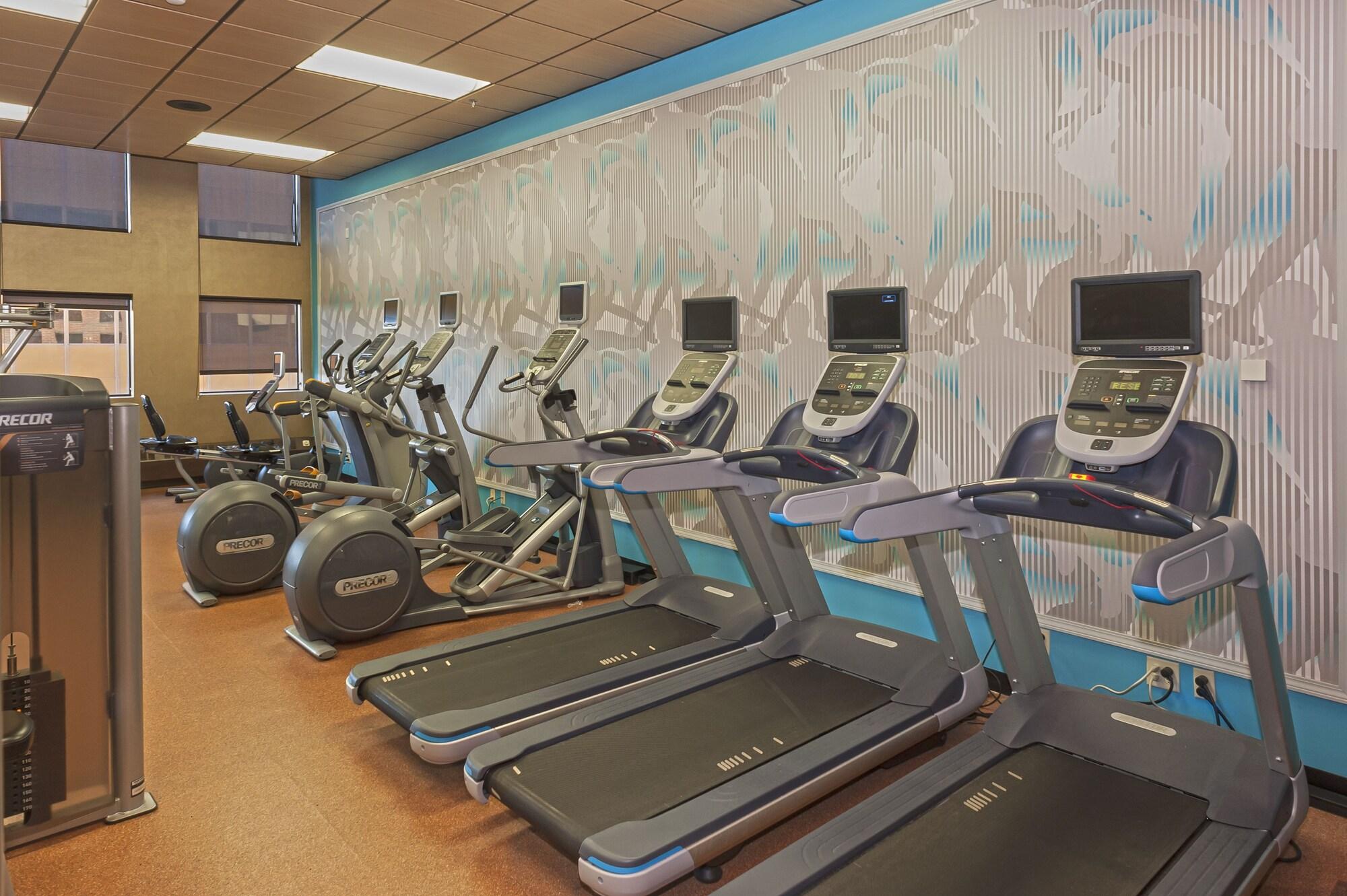 Gimnasio Crowne Plaza Suites MSP Airport - Mall of America by IHG