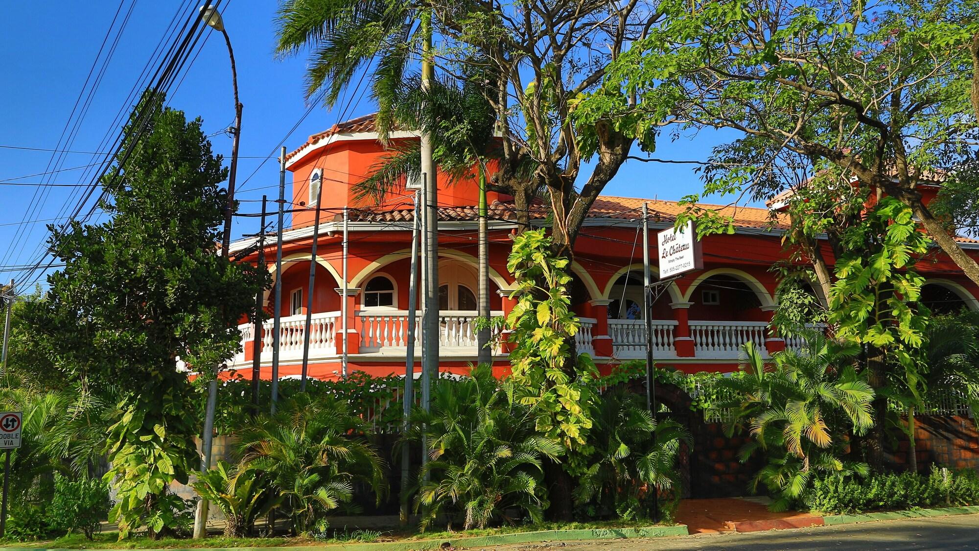 Varios Hotel Le Chateau