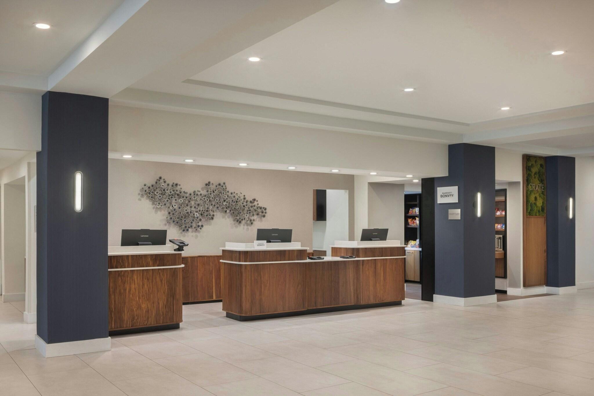 Vista Lobby Courtyard by Marriott across Universal Orlando