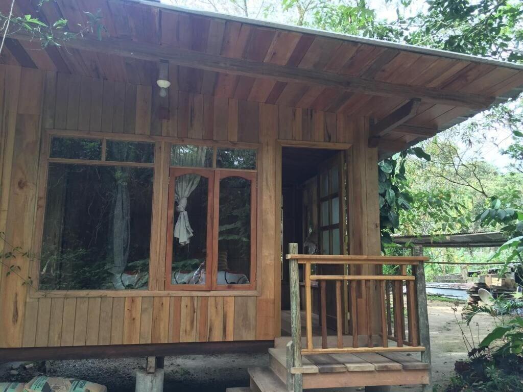 Vista Exterior La Casa de Cecilia Mindo