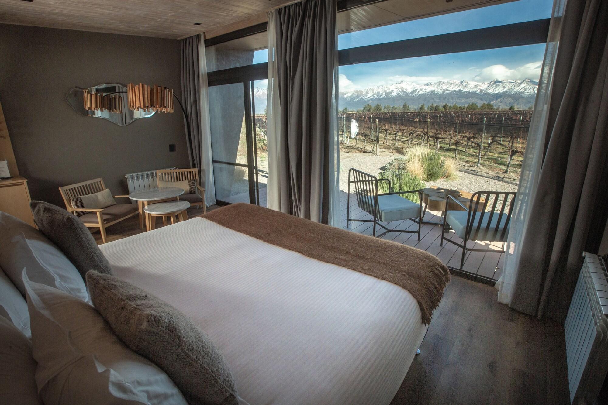 Varios Andeluna Winery Lodge