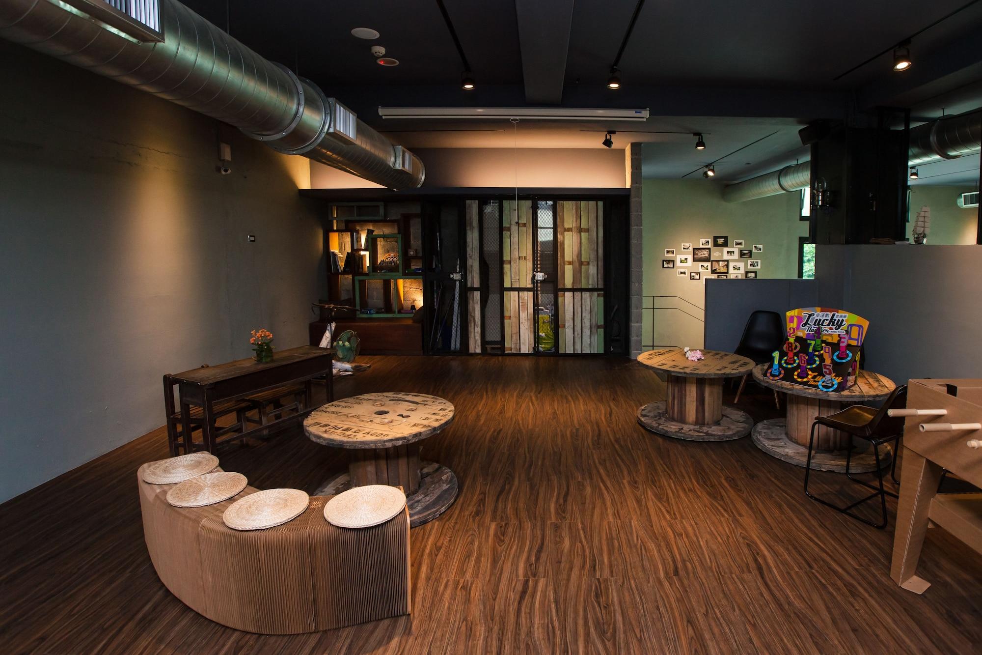 Bar/Salón The Leaf Inn