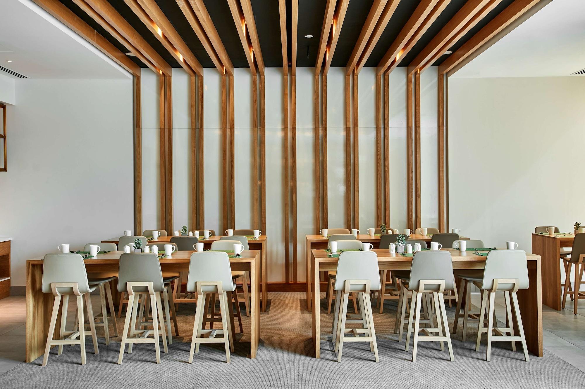 Restaurant Hilton Garden Inn Dubai, Mall Avenue