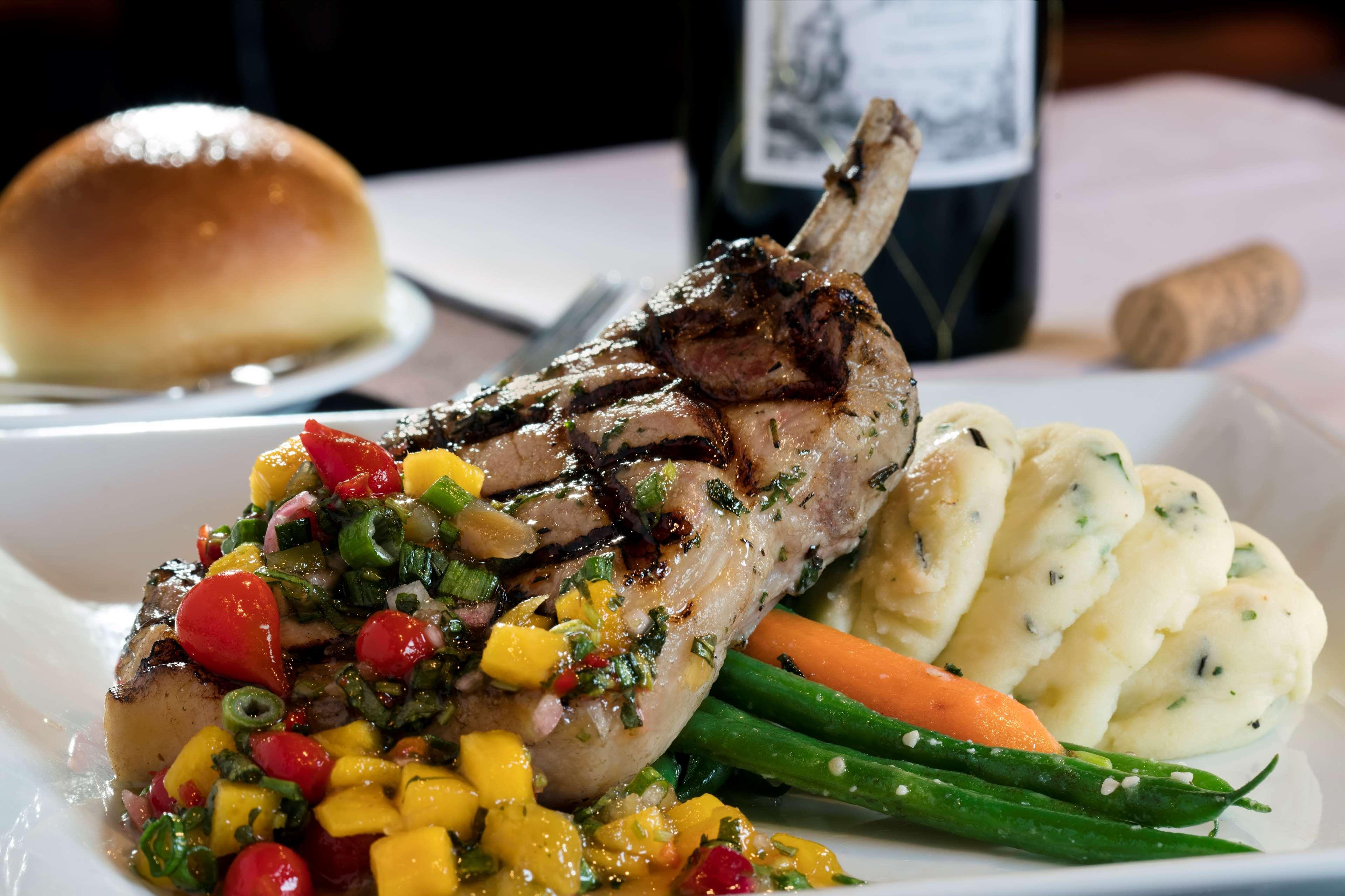 Restaurant DoubleTree by Hilton Hotel Miami Airport & Convention Center
