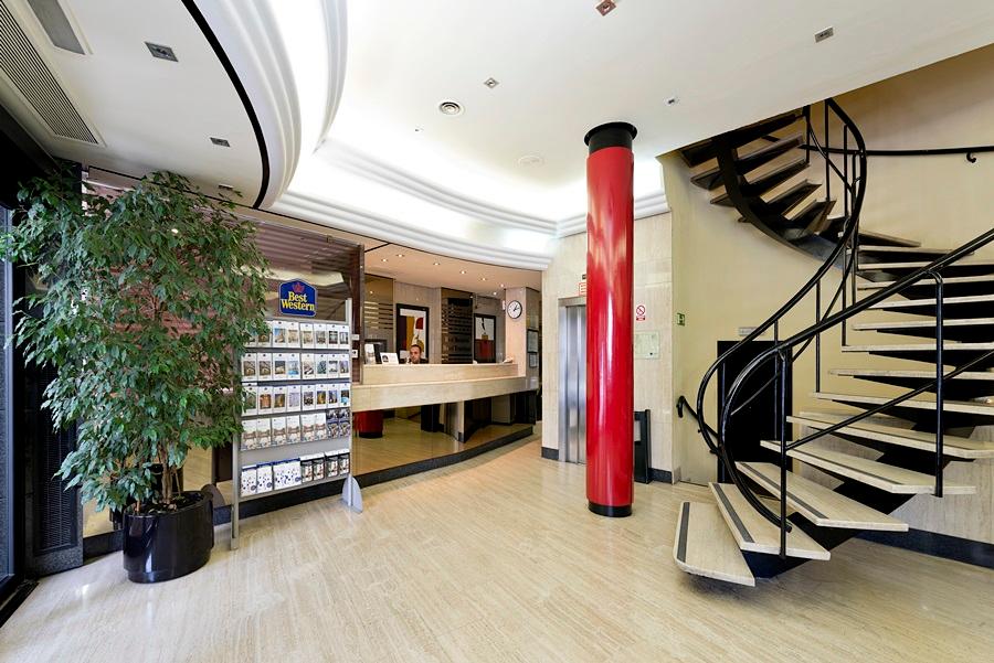 Vista Lobby Trafalgar