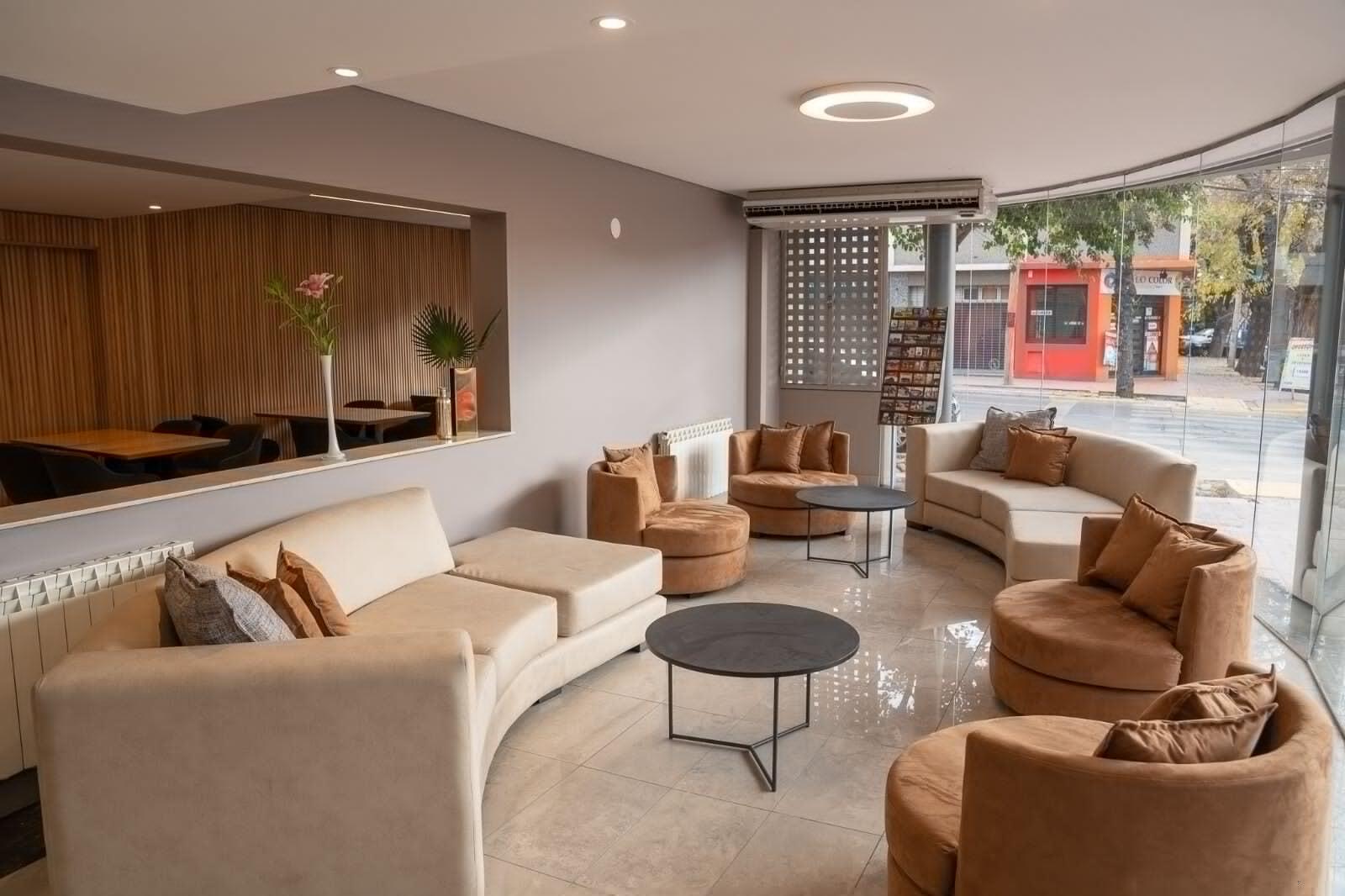 Vista Lobby Urbana Suites