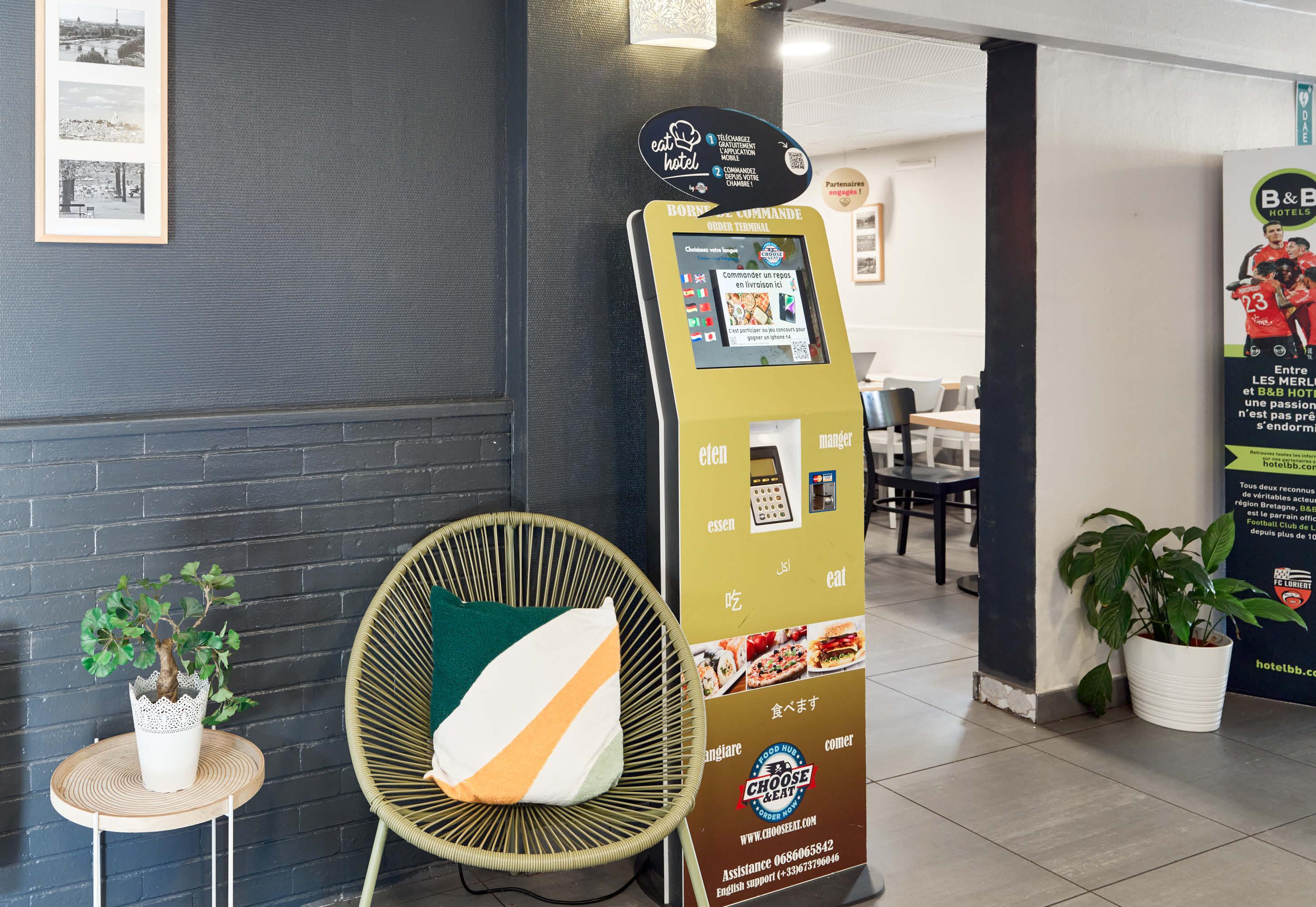 Vista Lobby B&B HOTEL Corbeil-Essonnes