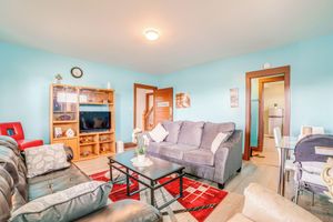 Renta temporal - Pet-friendly Apt in South Chicago Heights
