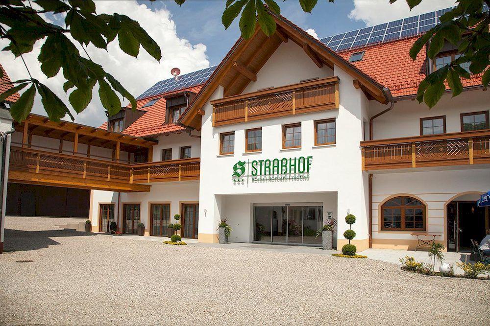 Vista Exterior Hotel Strasshof