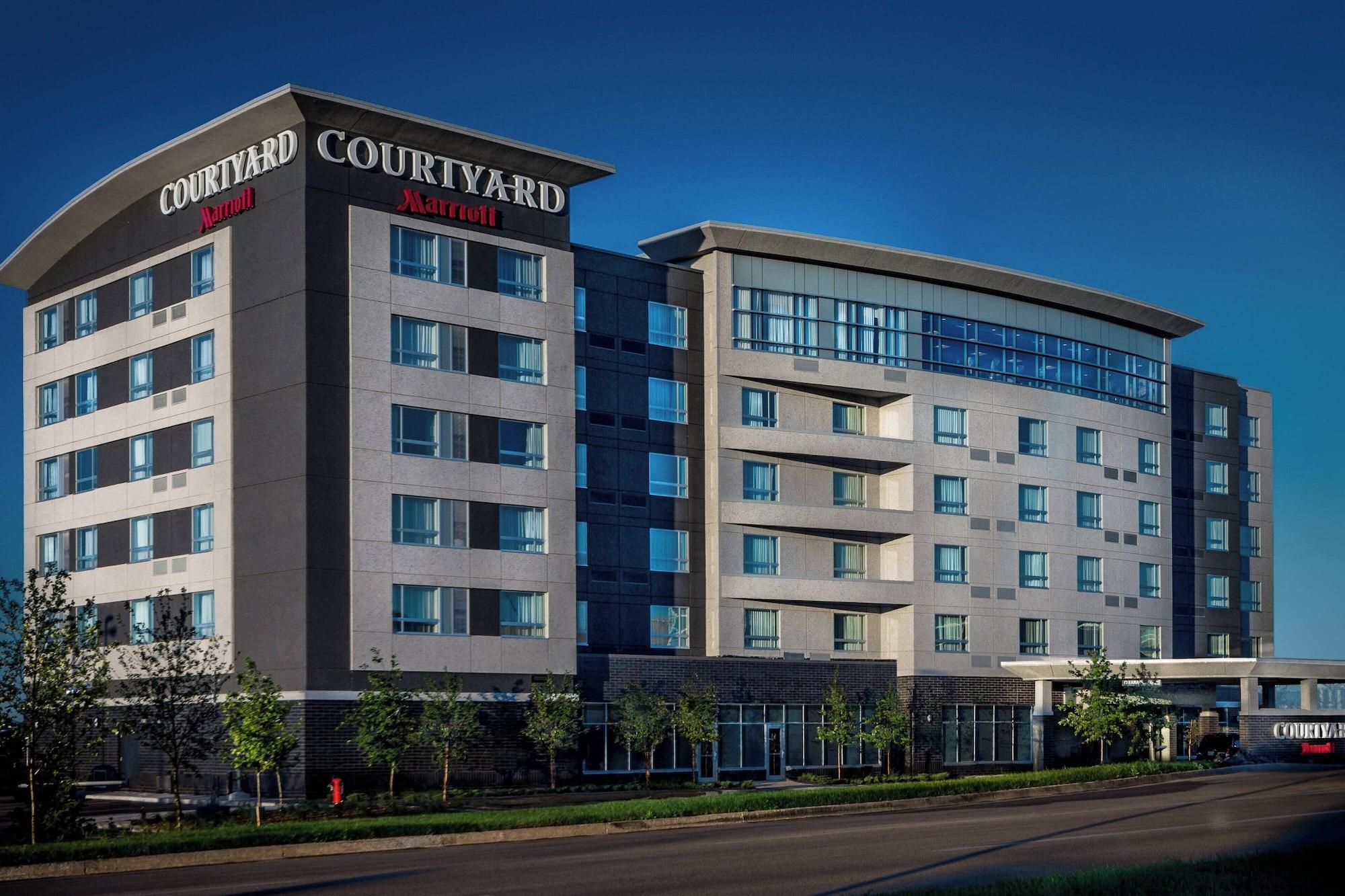 Vista Exterior Courtyard by Marriott Winnipeg Airport