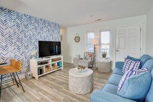 Alquiler Vacacional - Walk to Ocean: 'beachwalk Bungalow' w/ Pool Access